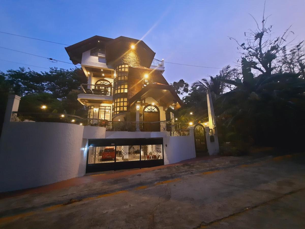 El Castillo Bed And Breakfast Angono Exteriör bild