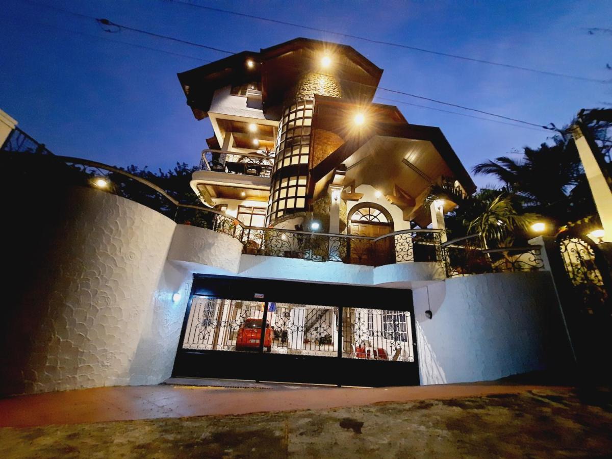 El Castillo Bed And Breakfast Angono Exteriör bild