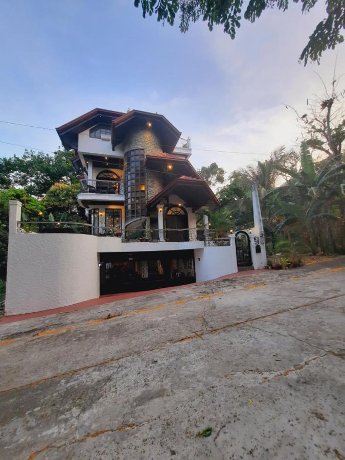 El Castillo Bed And Breakfast Angono Exteriör bild