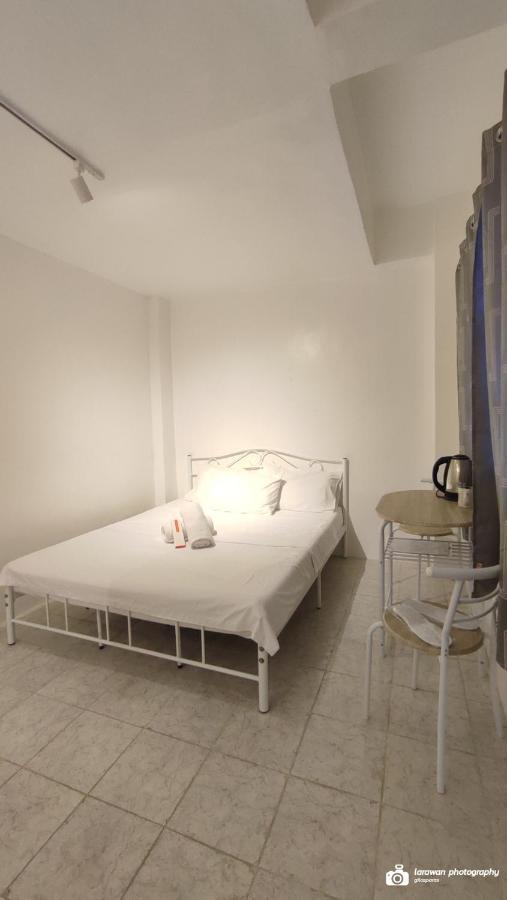 El Castillo Bed And Breakfast Angono Exteriör bild