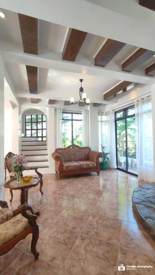 El Castillo Bed And Breakfast Angono Exteriör bild