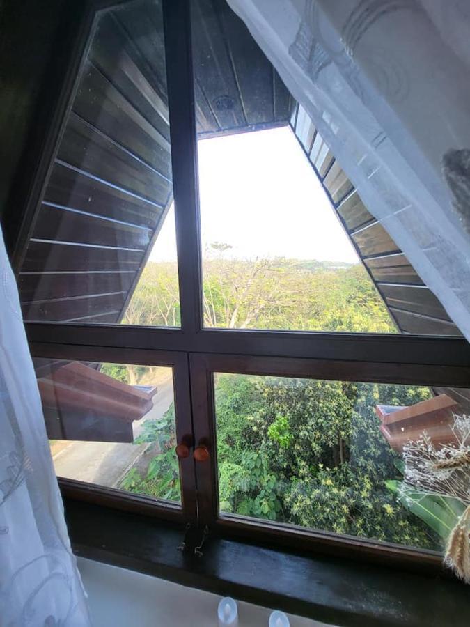 El Castillo Bed And Breakfast Angono Exteriör bild
