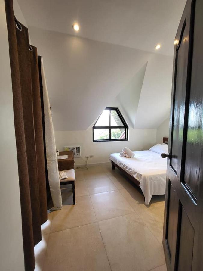 El Castillo Bed And Breakfast Angono Exteriör bild