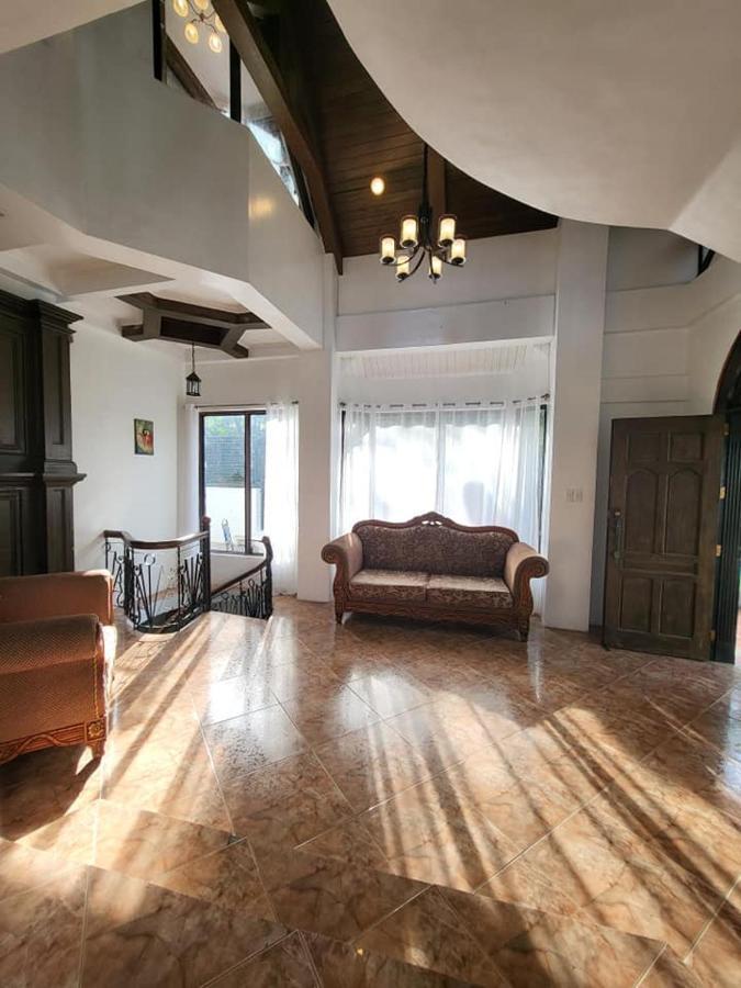 El Castillo Bed And Breakfast Angono Exteriör bild